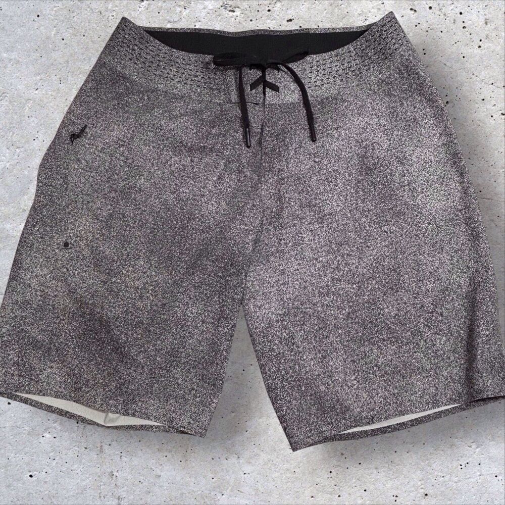 Lululemon Current State Board Shorts Mens 28 Gray White Unlined Swim